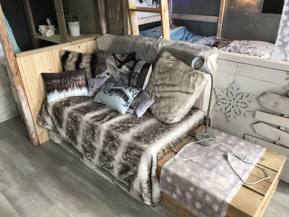 Interieur van Pensionkamer Soma