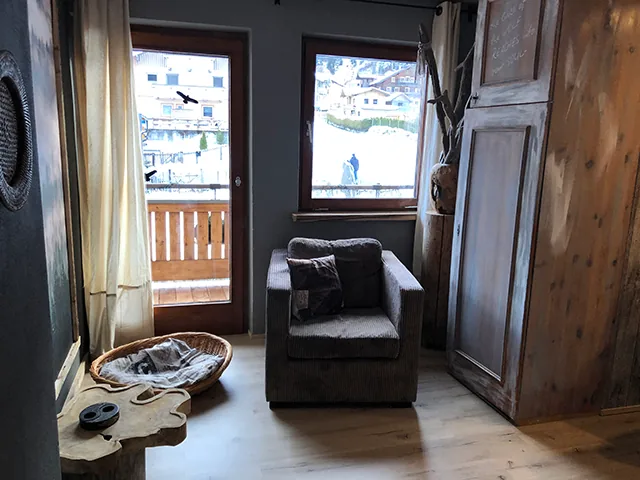 Fauteuil bij de balkondeur